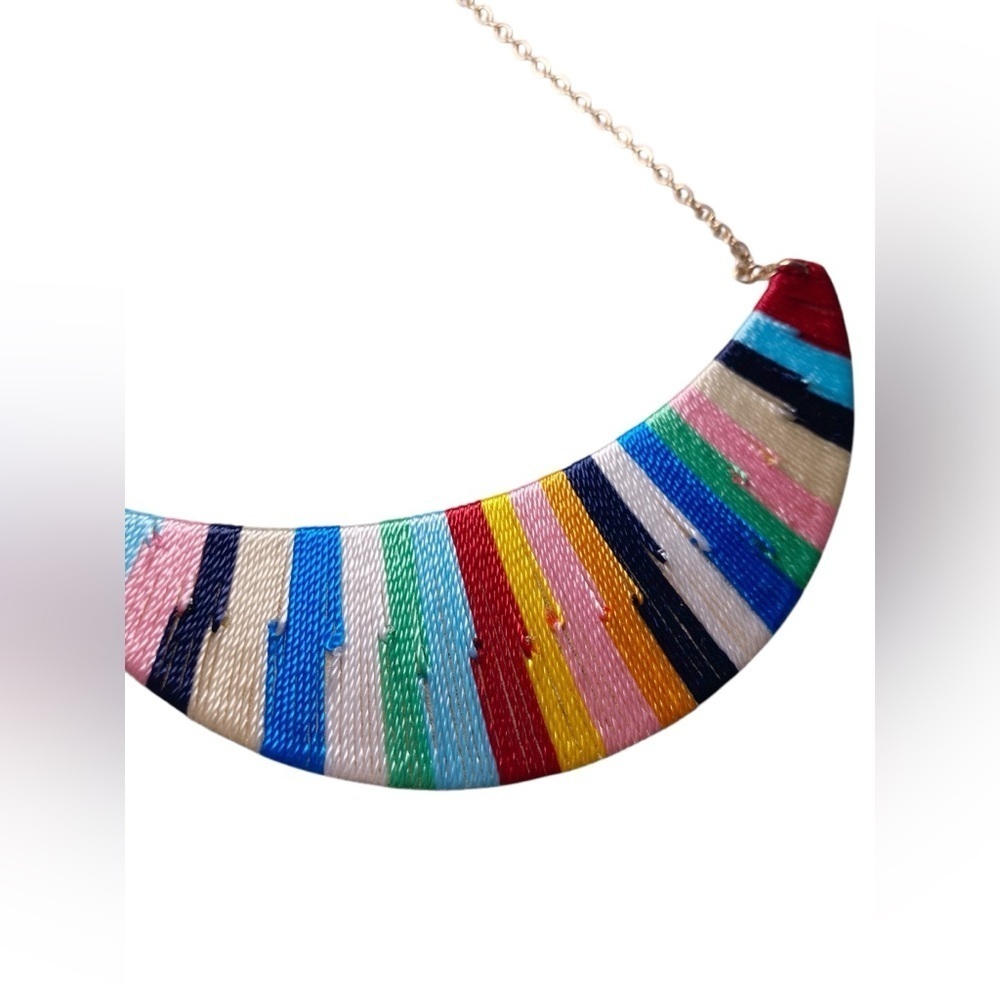 Plunder Crescent Shaped Colorful Striped Necklace - Picture 6 of 7